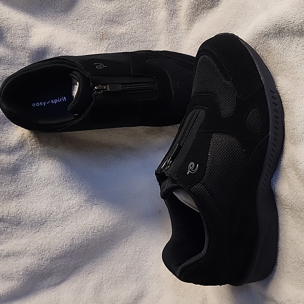 NIB EASY SPIRIT ZIP Top Sneaker